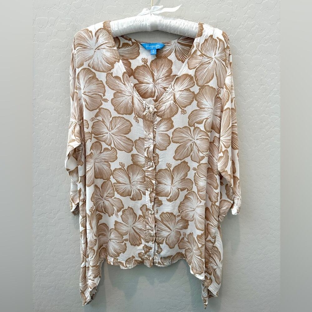 BLUE GINGER | Tan White Hawaiian Floral Lightweight 3/4 Sleeve Top | Medium